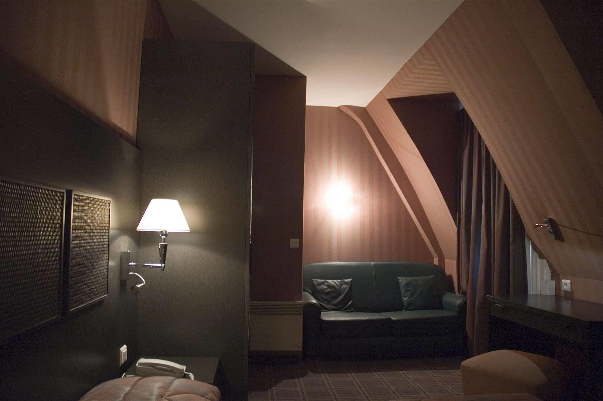Hotel Brittany Paris Værelse billede